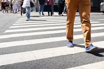 Fußgängerin (†95) stirbt nach Unfall: Autofahrerin übersieht sie auf Zebrastreifen