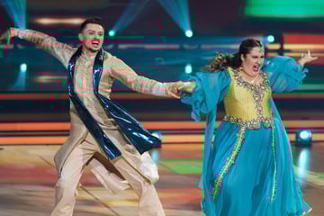 Let's Dance: Muss sie bei "Let's Dance" aufgeben? SelfieSandra teilt beunruhigende Worte im Netz