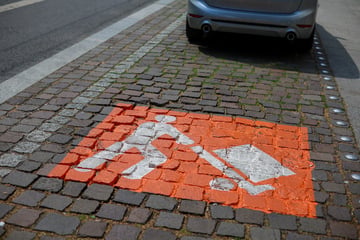 Leipzig: Immer wieder ignoriert: Diese Kennzeichnungen sollen Falschparker weiter abschrecken
