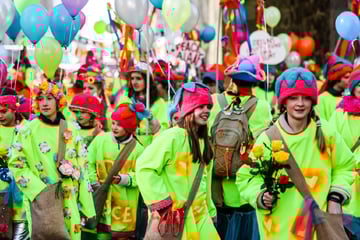 "Schull- und Veedelszöch" ziehen durch Köln: "Make Alaaf not War"