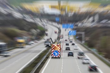 Verwirrte Seniorin läuft über die A4 und stürzt mehrfach