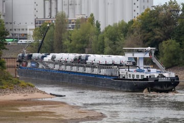 Frachtschiff steckt weiter in Hafen fest: Schlepper-Einsatz nicht möglich