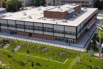 Dresden: Sanierung endlich fertig: Neue Mensa und Bierstube an der TU Dresden öffnen wieder!