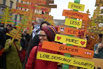 Protests erupt in Milan over Winter Olympics: "Free the mountains!"