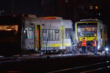 Züge krachen an Bahnhof ineinander: Acht Verletzte, Verkehr massiv beeinträchtigt