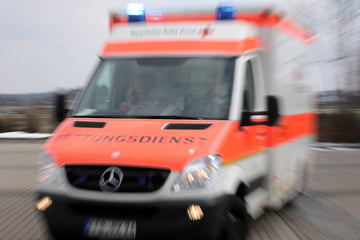 Achtjähriger bei E-Scooter-Unfall verletzt: Vater rastet aus und geht auf Autofahrer los