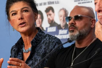 Gaza-Demo am Brandenburger Tor: Sahra Wagenknecht mit Rapper Massiv am Start