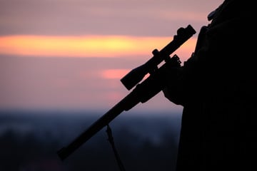 AfD-Mitglied und Waffe daheim? Ein Fall für Behörden