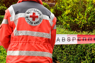 Mann mit Schlägen und Tritten lebensgefährlich verletzt