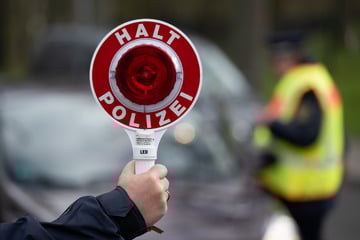 Chemnitz: Drogen intus und ohne Führerschein: 39-Jähriger flieht vor Polizei