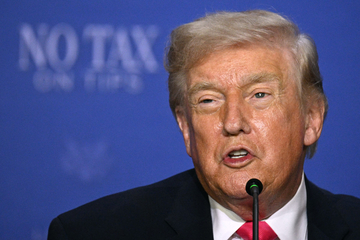 Trump says there are "no sticking points" left as he insists Iran deal is "very close"