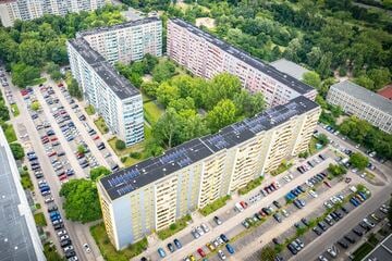 Vierfarbkarree in Hohenschönhausen erleichtert 1000 Bäume um ihre Arbeit