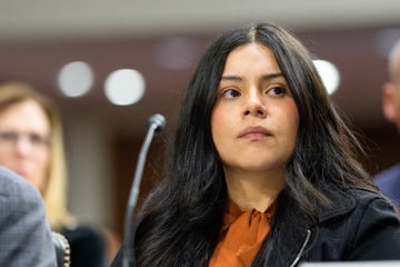 Judge orders release of body cam footage of Chicago woman shot five times by federal agents