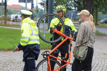 Dresden: Groß-Kontrolle: Polizei Dresden jagt Sünder auf zwei Rädern