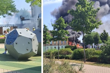 Dresden: Carport geht in Flammen auf: Vollbrand greift auf Garage und Wohnhaus über