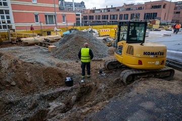 Leipzig: Bagger beschädigt Gasleitung auf Großbaustelle: Feuerwehreinsatz im Leipziger Westen