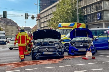 Unfall im Berufsverkehr: Zwei Autos crashen auf Erfurter Kreuzung