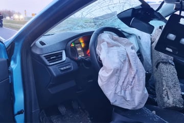 Schwerer Unfall bei Leipzig: Betonpfeiler kracht durch Windschutzscheibe