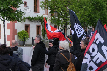 "Bunte Demokratie verteidigen": Gegenprotest bei AfD-Event in Grimma