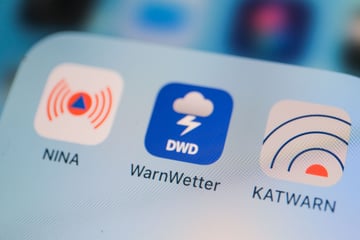 München: Warn-Apps schlagen Alarm: Giftige Rauchwolke nach Chemieunfall, Polizisten im Krankenhaus