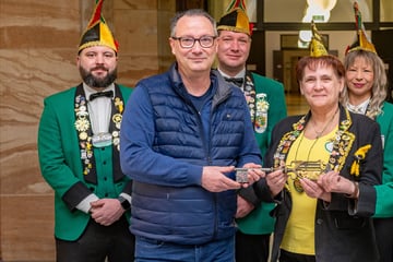 Dresden: Abschied von der Narrenzeit: Rathausschlüssel zurückgegeben