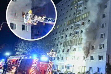 Leipzig: Riesige Rauchsäulen dringen aus Wohnhaus: Großbrand in Leipzig!