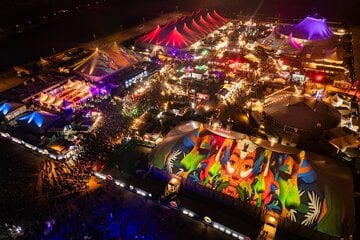 Tollwood Winterfestival 2025: Das erwartet Dich auf der Münchner Theresienwiese