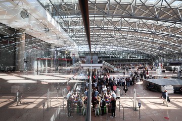 "Lage sehr angespannt": Chef warnt vor Kollaps am Hamburger Flughafen!