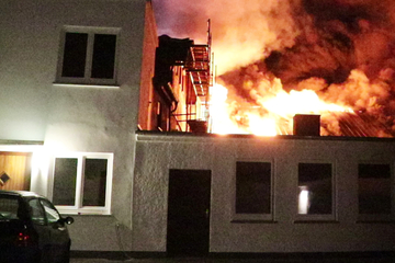Wohnhaus-Brand im Odenwald: Polizei rettet 94-Jährigen aus Flammenhölle
