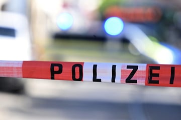 München: Streit eskaliert: Mann schleudert Messer vom Balkon