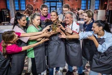 Von Fußball-Weltmeister bis Schlagerstar: Diese Stars kämpfen beim "Großen Promibacken"