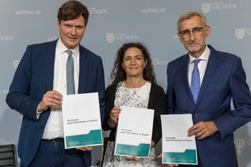 Breites Bündnis gegen Extremismus an Schulen