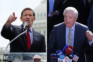 Bipartisan Senate bill threatening massive sanctions for Russia has overwhelming backing