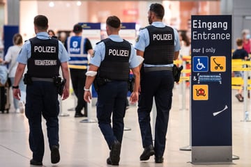 Teurer Schmuggel am Flughafen: Damit will Reisender durch Sicherheitskontrolle