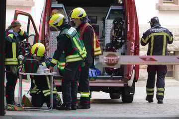 Leipzig: Alarm im Neuen Rathaus: Feuerwehr rückt an
