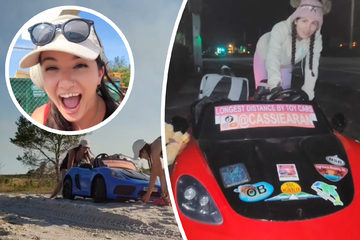 Zwei Influencer cruisen mit ihrem Mini-Porsche entlang der Küste - und gehen damit viral!