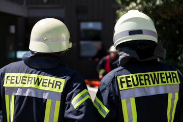 Brand in ehemaligen Schlachthof: Großeinsatz der Feuerwehr in Erfurt