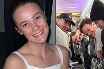 Frau geht im Flugzeug aufs Klo: Dann realisiert sie, dass alle gesehen haben, was sie mitgenommen hat