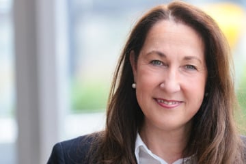 Adoptivtochter stach mehrfach zu: Jetzt soll Bürgermeisterin offiziell in ihren neuen Job starten