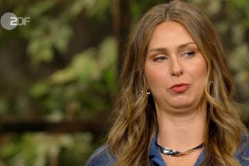 Bares für Rares: Wettbieten bei "Bares für Rares": Sarah Schreiber droht Händler-Kollegen