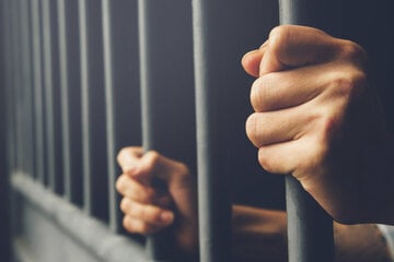 Schwager im Streit erstochen: Mann (55) muss zehn Jahre ins Gefängnis