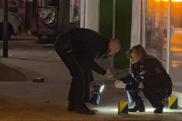 Schüsse vor Dönerladen: Schütze noch auf der Flucht
