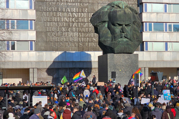 Chemnitz: Wut auf Asyl-Abstimmung! "Chemnitz Nazifrei" demonstriert am Nischel