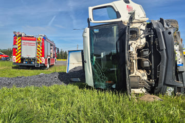 Stau-Gefahr! Bundesstraße nach schwerem Unfall voll gesperrt