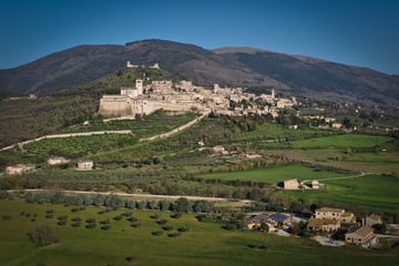 Erschütternder Unfall in Italien: Wohnmobil kracht in Reisebus - 6 Tote, 27 Verletzte