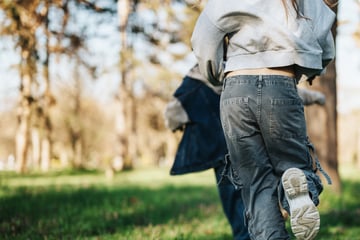 Alarm in Offenbach: Mann bedroht spielende Kinder mit Waffe