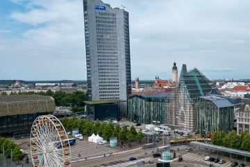 BMW kracht in Tiefgarage am Leipziger Augustusplatz gegen Audi: Zwei Verletzte