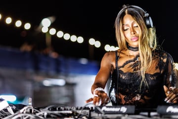 Supermodel am DJ-Pult: Naomi Campbell feiert Debüt bei Elektro-Festival