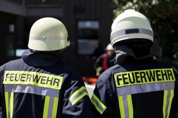 Feuer in Mehrfamilienhaus: Kleines Mädchen (2) im Krankenhaus, Bewohner im Hotel