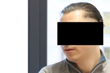 Er posierte mit Bündeln voller Geldscheine: Falscher Bankmitarbeiter zockte gern Senioren ab